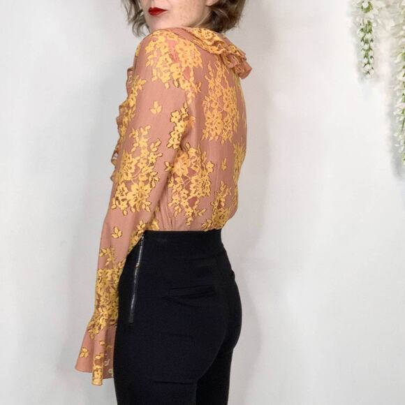 NWOT MAJORELLE Roma y2k 90s top flared sleeve lace ruffle button Barbiecore 2630 - Picture 11 of 12